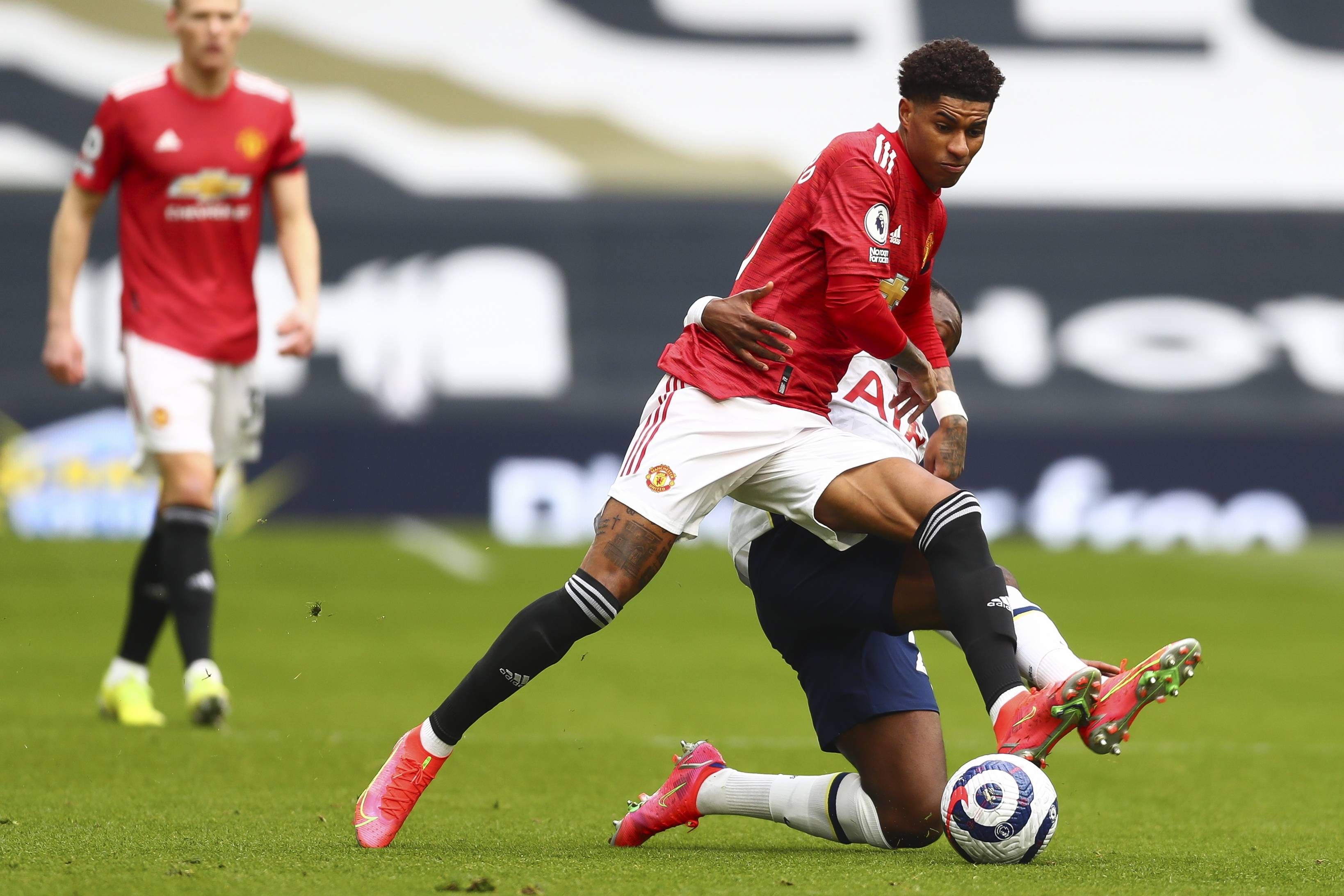 现出了非凡 现出了非凡